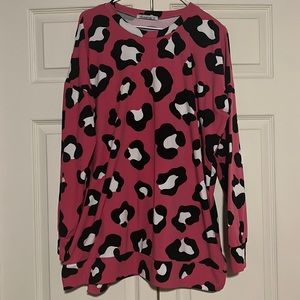 Women’s XL leveca hot pink cheetah print long sleeved shirt/tunic